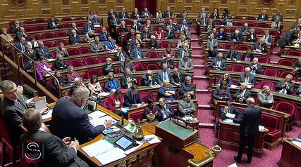 Dix financiers ou industriels contrôlent la quasi-totalité des médias 